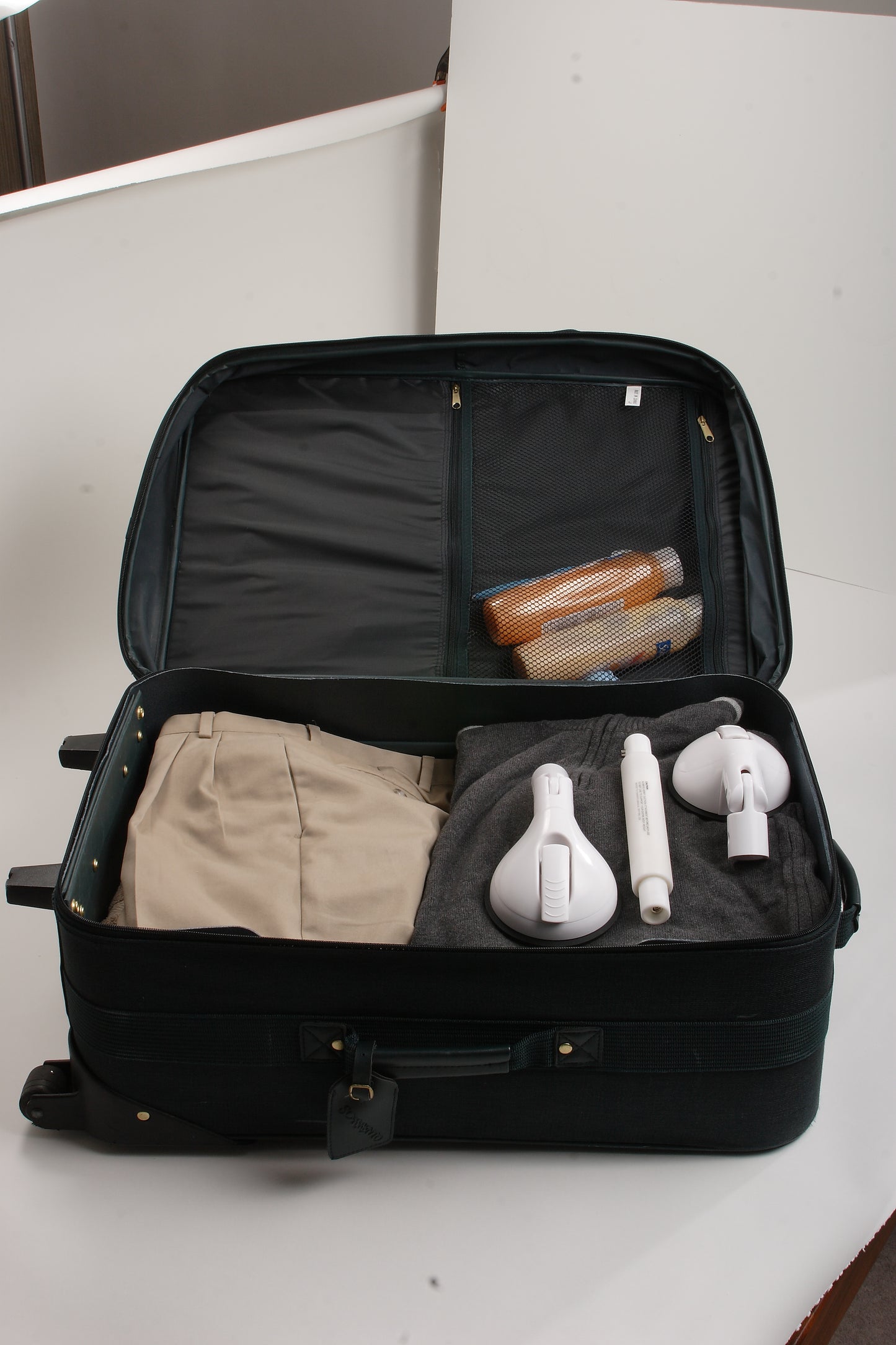 Temporary shower grab bar for rental apartment bathroom safety